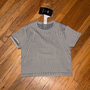 Fabletics Gray Ribbed Wave-Detail Short Sleeve Crop Top